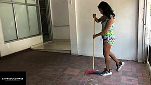 Taking advantage of my stepsister's desire for sex to slide my huge hard cock into her delicious vagina