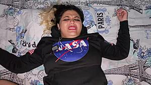 I give my white girl a cumshot