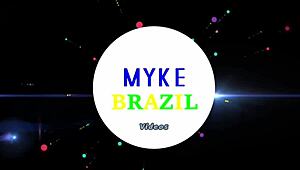 性感大屁股混血Alessandra Marques被猛干超爽