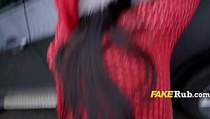 这性感圣诞老人送货不止礼物？