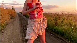 elza kom's sexy dance in lingerie captivates