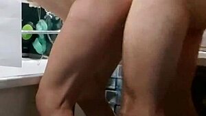 瘦人妻狂深喉吞屌后挨肛自制恋物狂欢