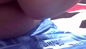 她像变态恋足婊子一样狂吸我丝袜脚趾