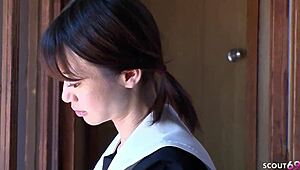 妈呀！娇小日本女仆吞肥屌咽热精无码！