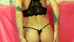 yasmin, show us those sexy feet in this hot photoshoot behind the scenes action?