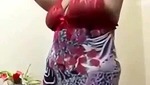 i luv how this sexy bbw girl's fat curves jiggle when she moves damn