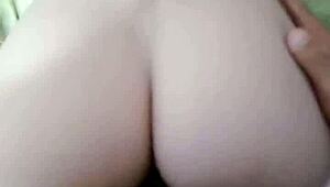 mujer nalgona con tetas grandes cabalga verga monstruosa en misionero