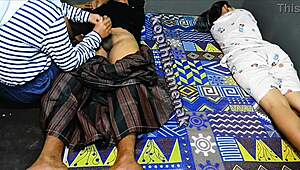 妹妹加入一起舔老公大屌，三人行超刺激