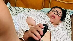 her fat ass pussy gets fucked hard in the heat of the moment