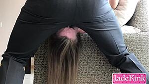 老板忍不住秘书湿漉深喉粗暴内射狂捅