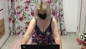 Juicy pawg milf shakes thong ass closeup on cam! Chubby figure fetish home show