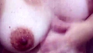 quero sua porra quente escorrendo nos meus peitos enquanto fodo com dildo 😘💦