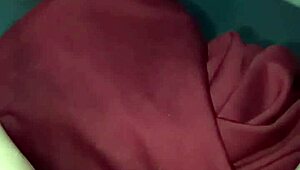 heating up her soaked pussy with a blow dryer in the toilet 💦🚽