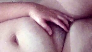 quero sua porra quente escorrendo nos meus peitos enquanto fodo com dildo 😘💦