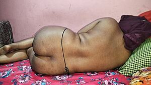 HORNY MUSLIM MOM AT MASSAGE SHOP GETS MASSEUR'S DICK SLIDING IN!