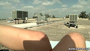 mmm suckin on this babe's perfect toes and feet... who's next? 👅🦶💋