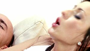 哇棕发Simone风骚货深肛后脚上乱射！