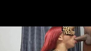 como gime esta tetona con polla gruesa en coño y boca en cuatro