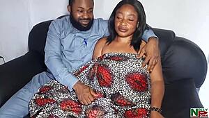 邀朋友来享用免费熟女温暖骚屄在家温馨干