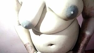 homemade hot sexy girlfriend shows huge natural tits nude 😍🔥