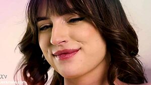 vixenminx the jerkmate tutorial girl shakes big tits and ass on webcam