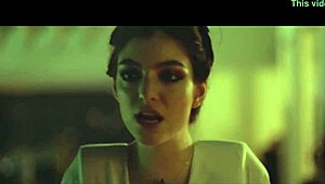 EMO GOTH GIRLS KISS IN PANTYHOSE HEAT