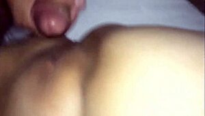 Esposa compartilhada com desconhecido recebe gozada na buceta 💦