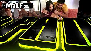 SHARING THIS FREEUSE MILF AT THE RESTAURANT DESK!