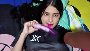 colombiana housewife teases her juicy pussy with toys at home
