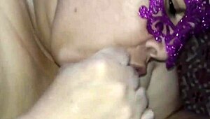 Puta rams fat cock deep in her tight anal hole now!