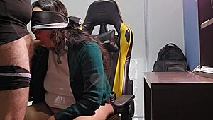 老师狂干墨西哥学生妹，挤奶喷乳上课中