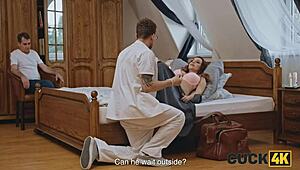 人妻医院偷情医生绿帽老公看全程