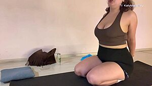 watch my early morning stretches turn into full splits workout outdoors with braces