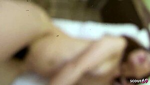 日本熟妻酒店前高潮喷水然后內射😩💦