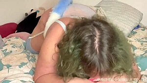 curvy french amateur vends-ta-culotte toys her fat pussy in retro lingerie