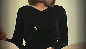 可爱亚洲人妖户外撸巨屌手淫爆射