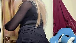 oh man this hot gray-eyed transsexual milks her thick load so good