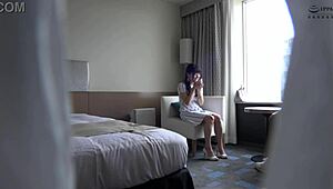 看过这可爱日本妹中出精液外流的吗？