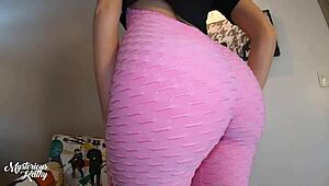 treinei pra chupar essa pica e terminei com porra na legging