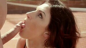 性感金发美女吸屌像鸡巴痴女