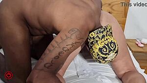 deixei o marido dela louco de tesão e ela chupou minha buceta também