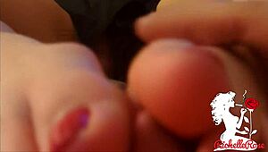 amateur milf richelle rose teases with sexy footjob joi 😍👣💦