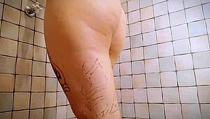 Giantess Makes You Watch Her Shave Pussy Feel The Thrill Carefully