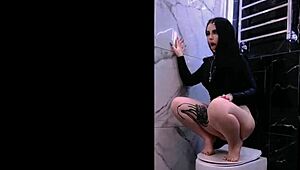 i'm stroking hard in toilet games handjob peachgardens