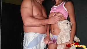 minha enteada safada aguenta pauzão no cuzinho apertado do padrasto