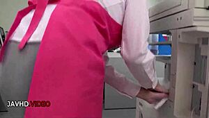 秋野千寻办公室女郎激烈口交中出