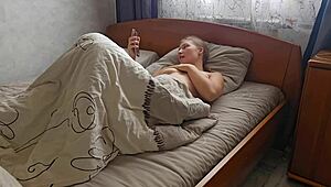 Horny Teen Milf Wife Wakes Up Wet, Fingers Pussy Outdoors to Hard Public Orgasm Climax