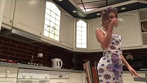 Sexy Amateur Teen Babe Delivers Hot Solo Webcam Performance Live