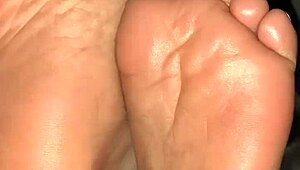 those sexy ebony candid soles got me hooked 👣😍