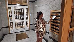 MY STEPMOM'S ELEVATOR ADVENTURE PUSSY FACE FUCK CUMSHOT SWALLOW